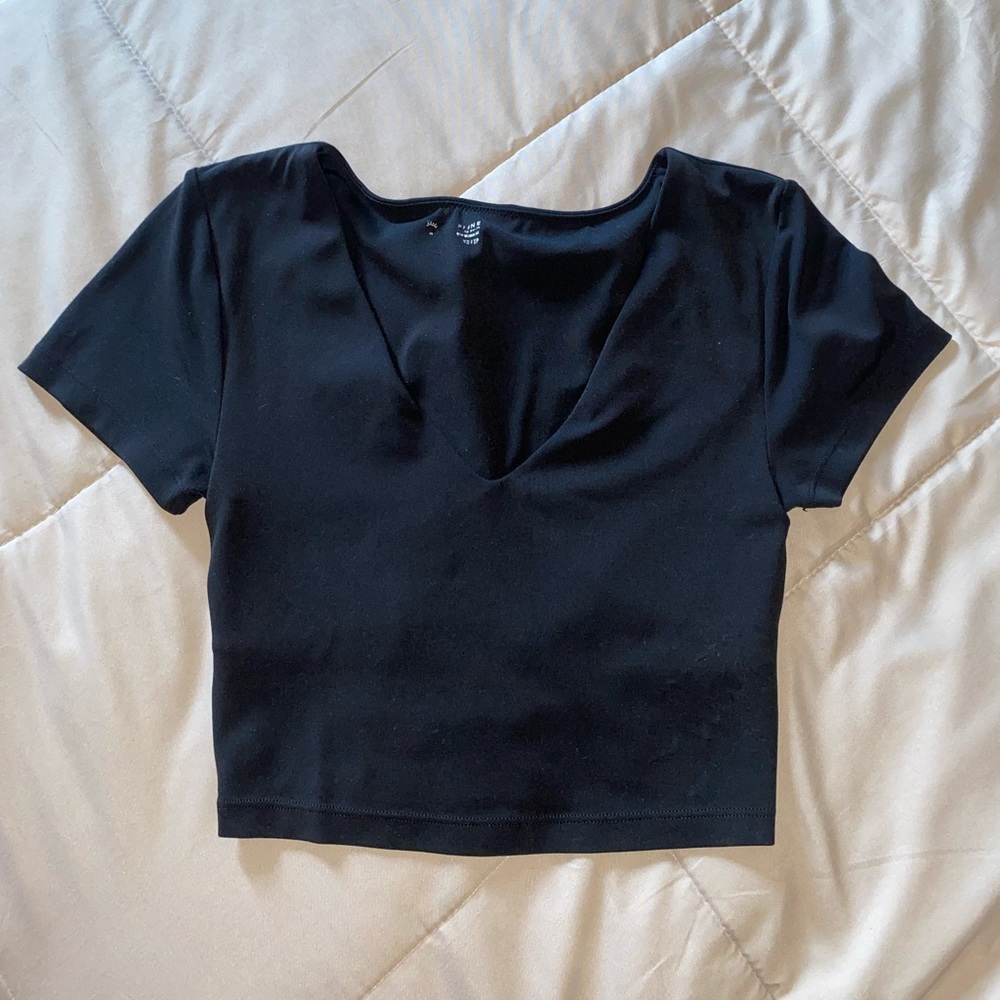 Offline by Aerie Real Me V-Neck crop top - black